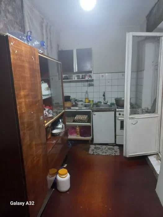 СРОЧНО !! Продается квартира в Яшнабаде 2/1/4 ( 60 кв/м ) Тузел 2 — 5