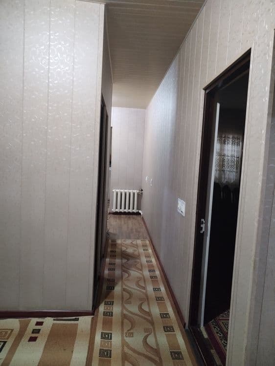 Продаётся 3комнатная квартира , 4этаж,9микрорайон по середине,не торце — 2