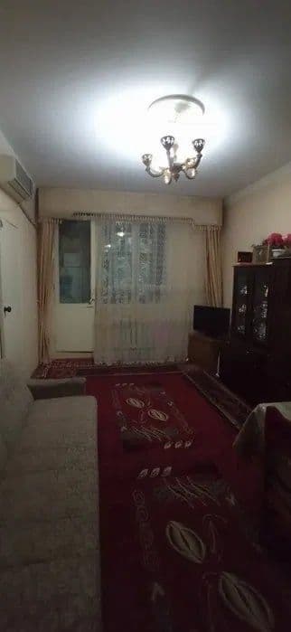 Ялангач , Ширин базар, кафе Бухара. ЭКО базар Продаётся 2ком квартира — 1