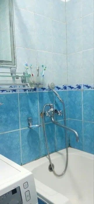 Ялангач , Ширин базар, кафе Бухара. ЭКО базар Продаётся 2ком квартира — 4