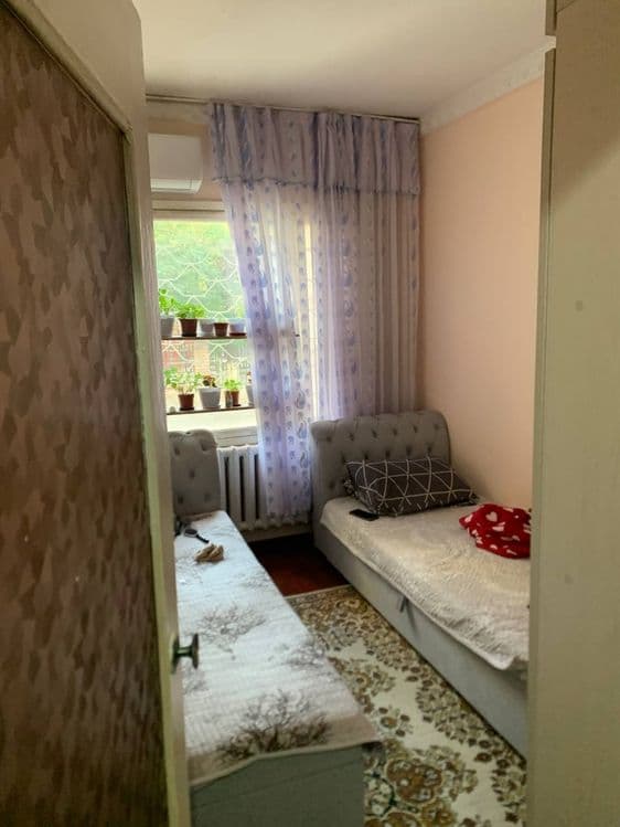 Продаётся  2/1/4 м-в Куйлюк 4, ор-р м.Матонат — 1