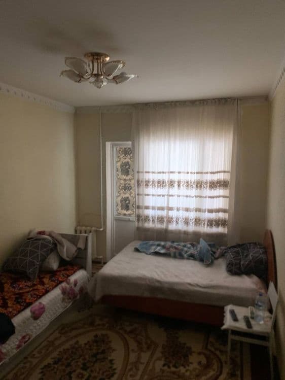 Продаётся  2/1/4 м-в Куйлюк 4, ор-р м.Матонат — 3