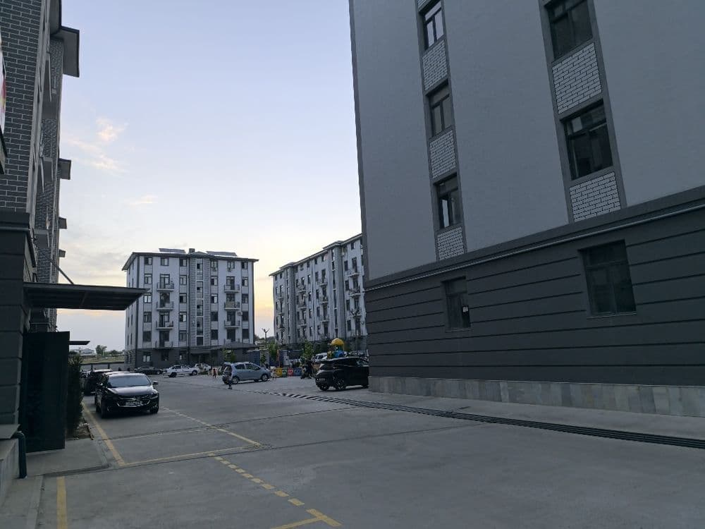 Kvartira sotiladi. Yunsobot Avliyo ota Chalaqozo. — 2