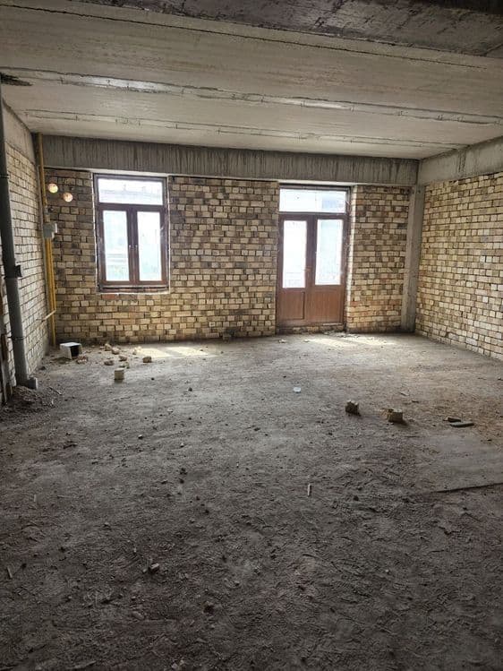 Срочно сотилади Сергели 8 Голден Хаус уйлари 2/2/6. 66м². Каробка — 1