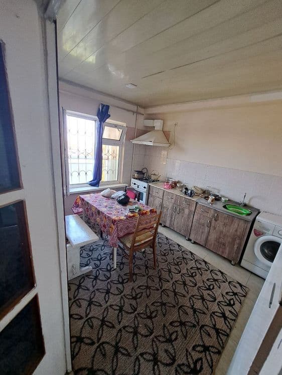 Юнусабад 2кв Продам 3комн 8 этаж — 3