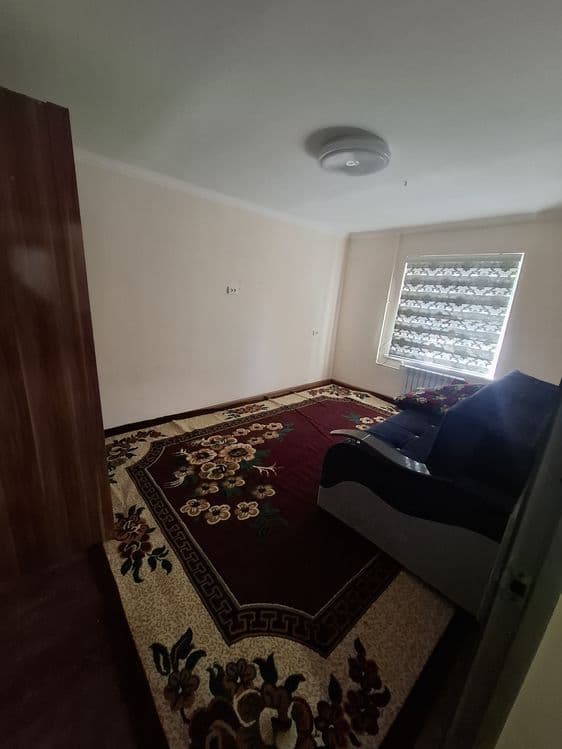 Bez makler Chilonzor 9 da 2 xonali uy sotiladi — 2
