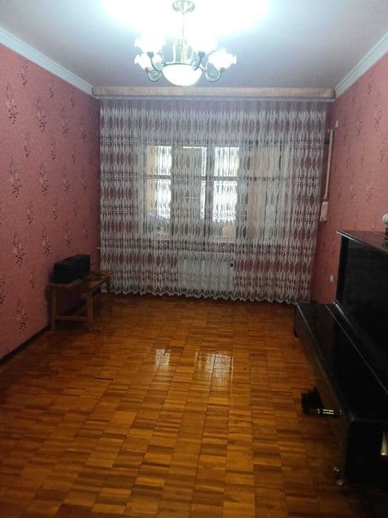 Продаётся 3/5/5 на Карасу-4 Среднее состояние 78м2 Балкон 2х6 — 1