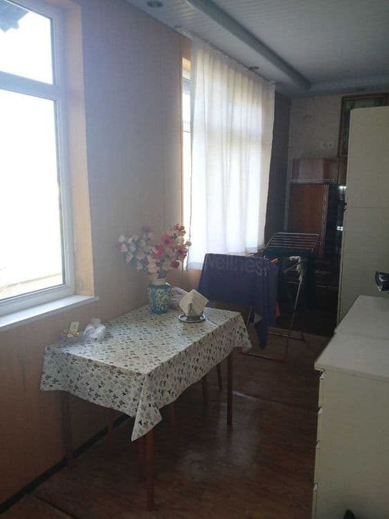 Продаётся 3/5/5 на Карасу-4 Среднее состояние 78м2 Балкон 2х6 — 4