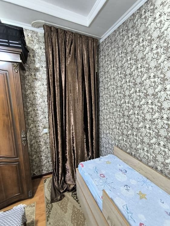 Продам 3 ком кв в Янгихаетском районе 3/2/4 кирпич — 2