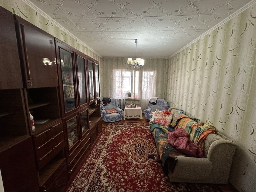 Продаётся трёхкомнатная комнатная на Ахмад Югнаки — 1