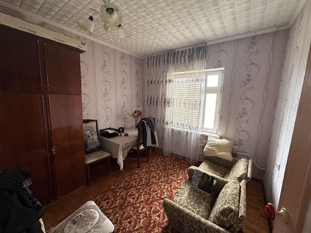 Продаётся трёхкомнатная комнатная на Ахмад Югнаки — 2