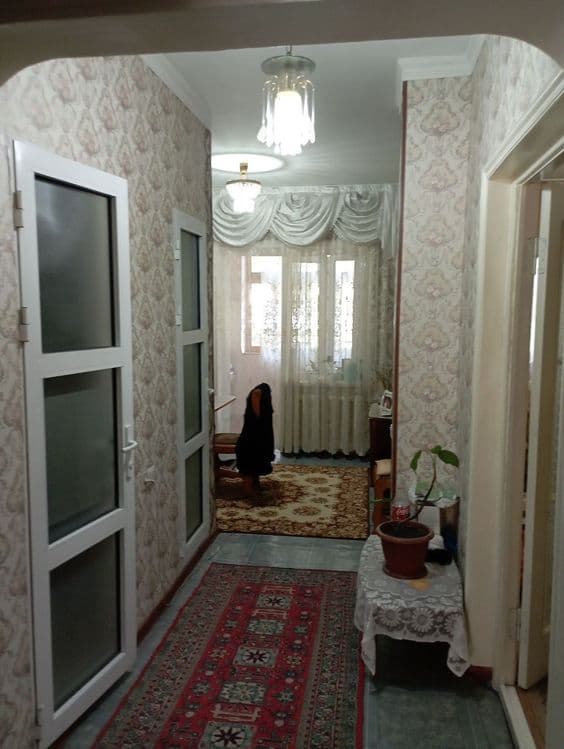 Продаётся 2х комнатная первый этаж Карасу-6 — 4