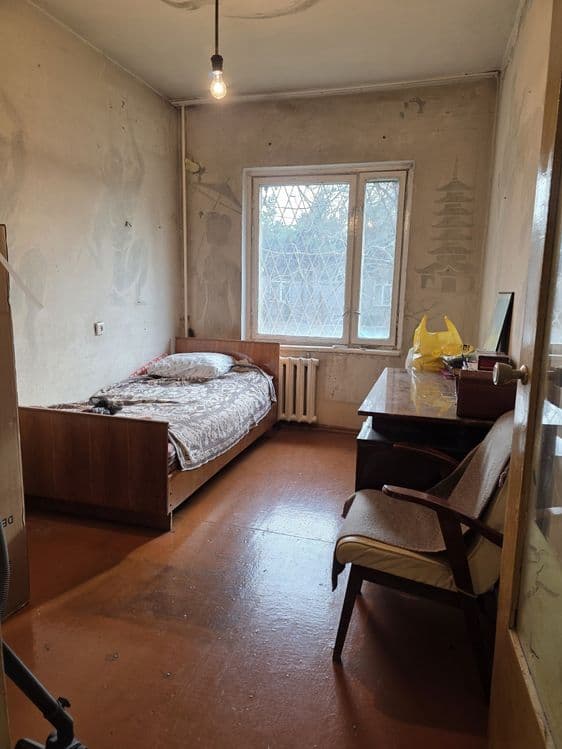 Юнусабад 12 метро Туркестан 3/1/5 балкон 2х6м — 2