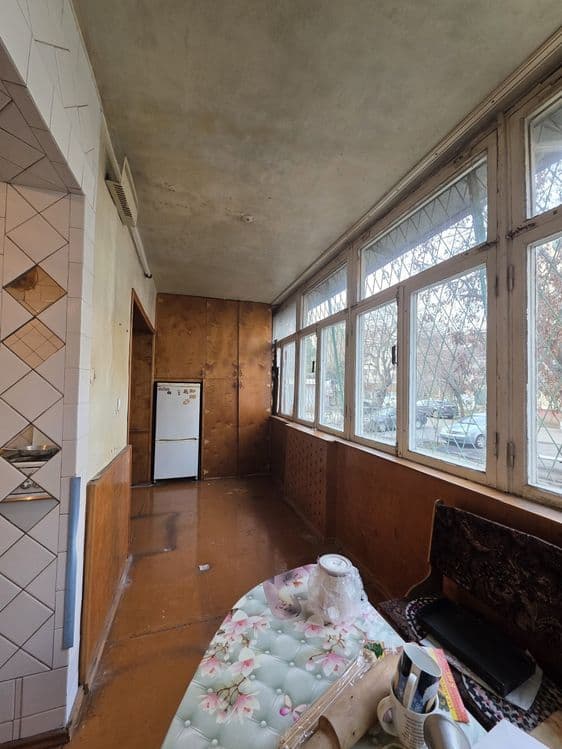 Юнусабад 12 метро Туркестан 3/1/5 балкон 2х6м — 4