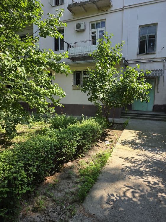 Продам свою квартиру  2/1/3 по улице Ифтихор(1 линия), м.Шахристан — 5