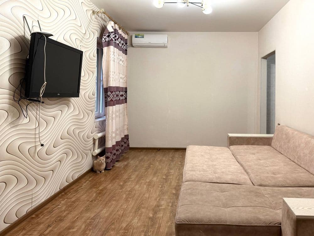 2/2/4,Братские,Яккасарай,садик-273, школа -100, можно под Ипотеку — 3