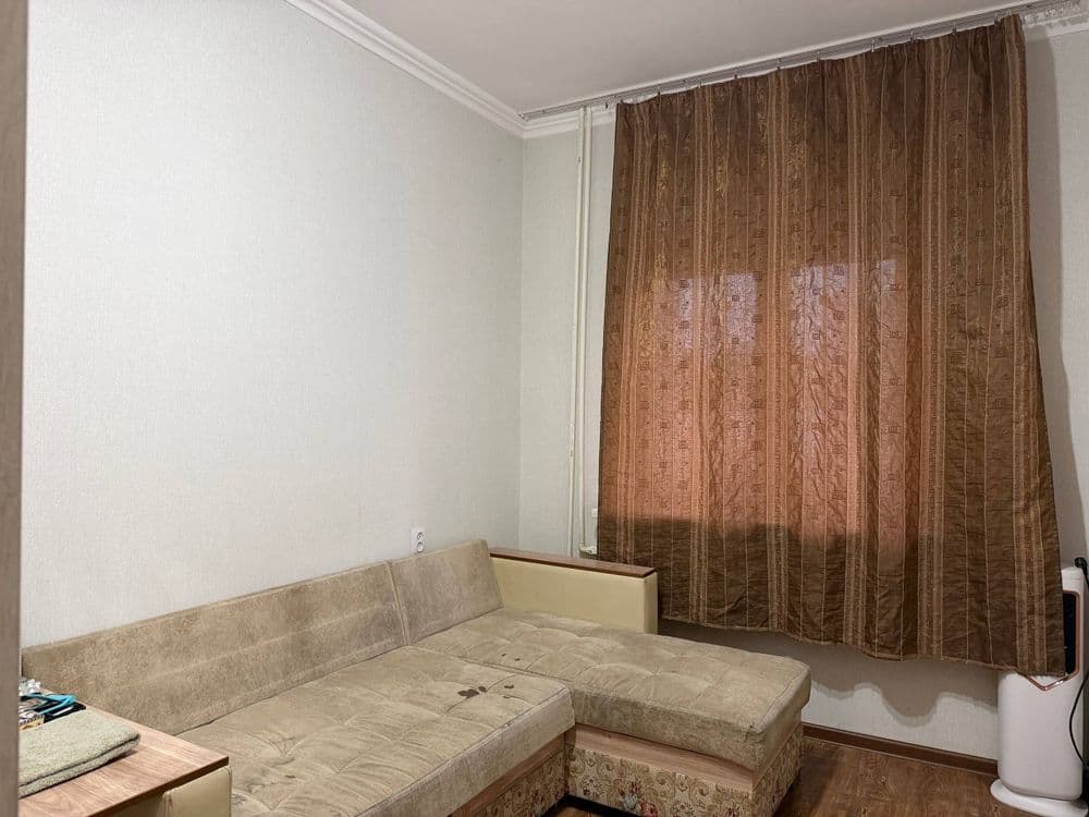 2/2/4,Братские,Яккасарай,садик-273, школа -100, можно под Ипотеку — 4