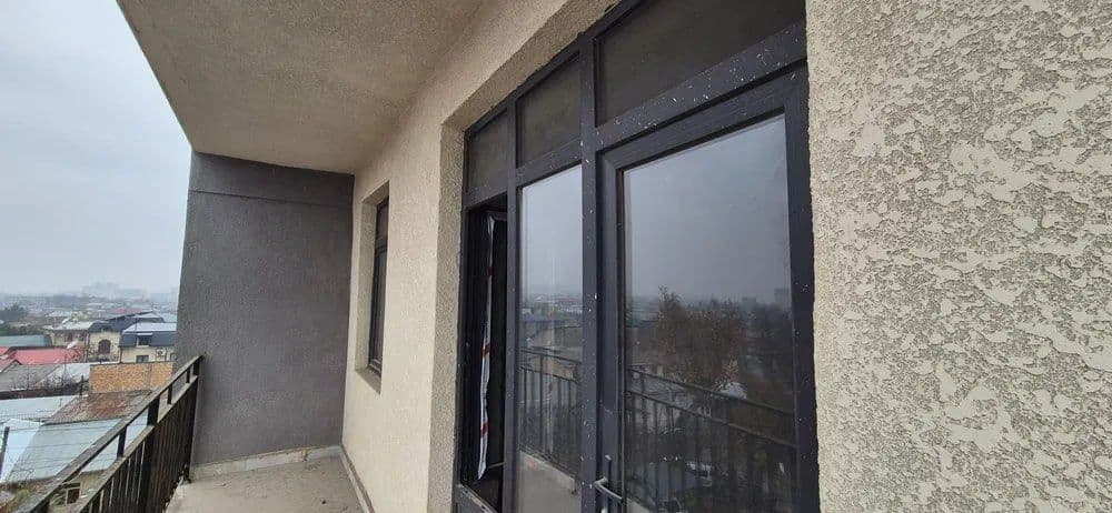 Срочно продается новостройка в Яшнабадском районе 2 /5/9 81 КВ.м — 2