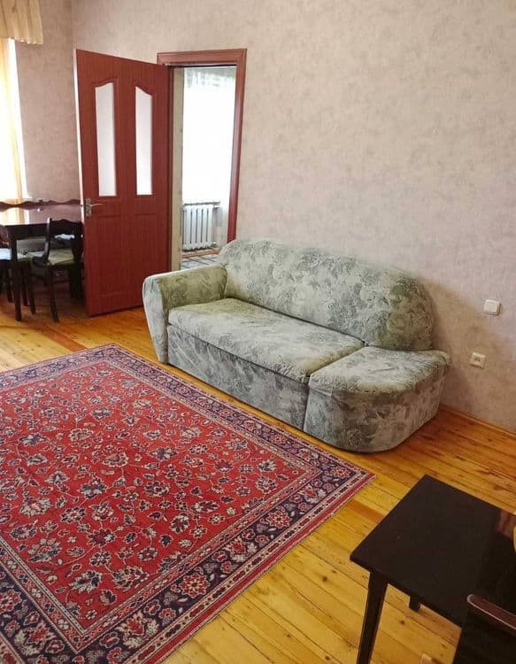 Шлта Руставели 2комнатная квартира, Цветочный  базар — 2
