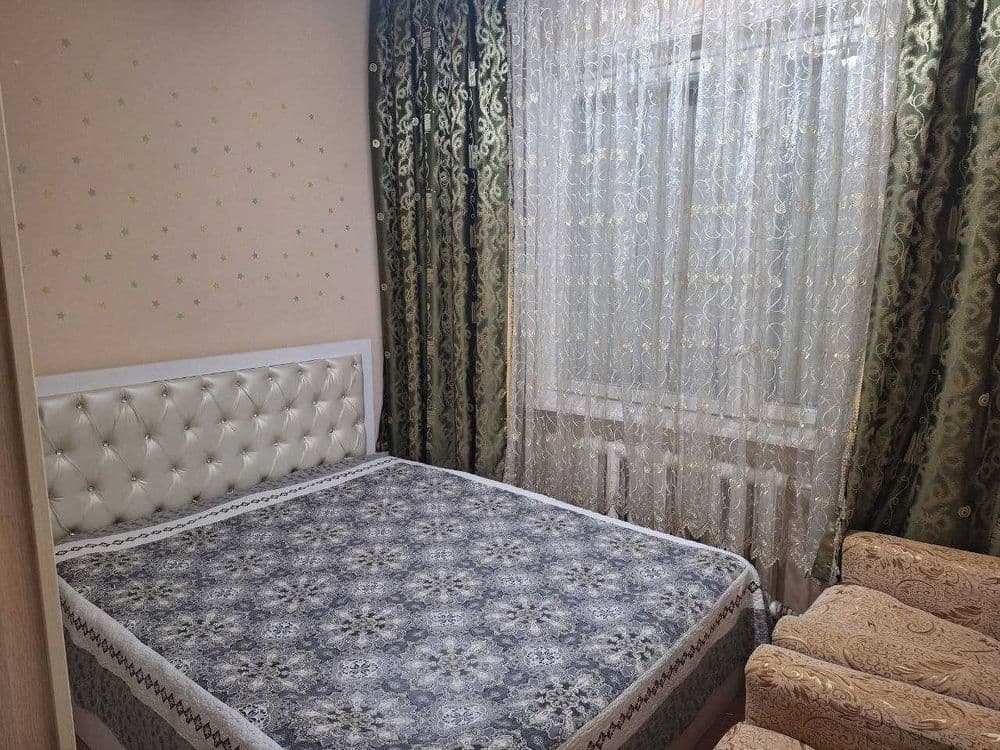 Продается квартира в Мирза Улугбекском районе Карасув-1, 4х ком 5-этаж — 3