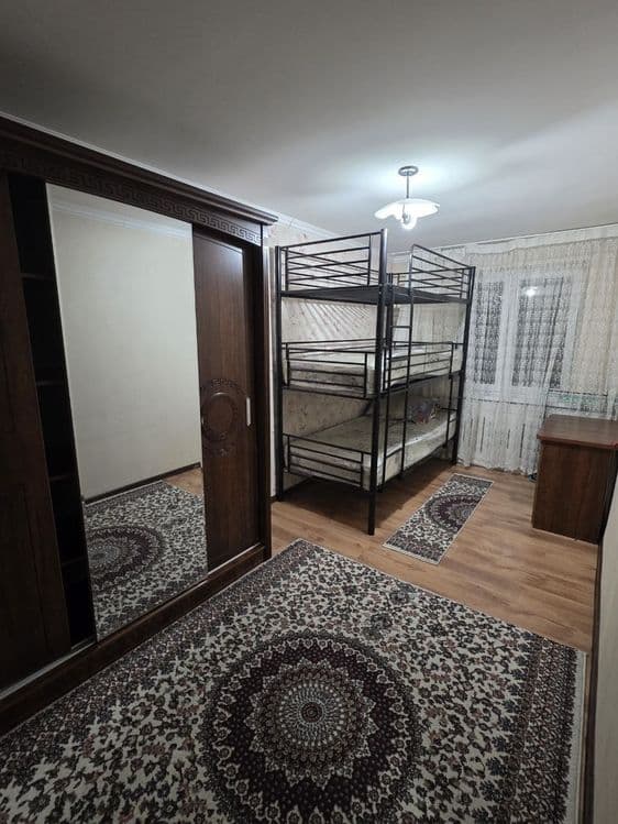 Ор-р Чиланзар Актепе, Кирпичный дом балкон 2*6
Шайхонтохур 3/4/4 2*6 б — 3