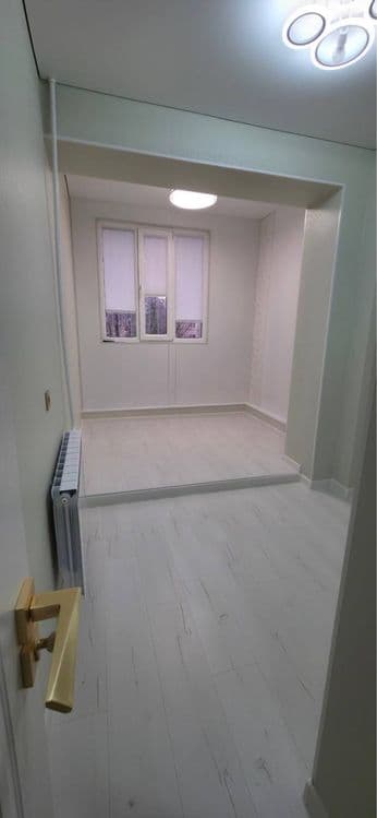Срочно продажа квартиру Массив Феруза. 2в3/2/4 балкон 2/6 — 5