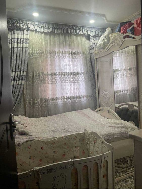 Uy sotiladi sergeli sputnik-16 7-dom Srochnaa 4 xona  83.000 — 4