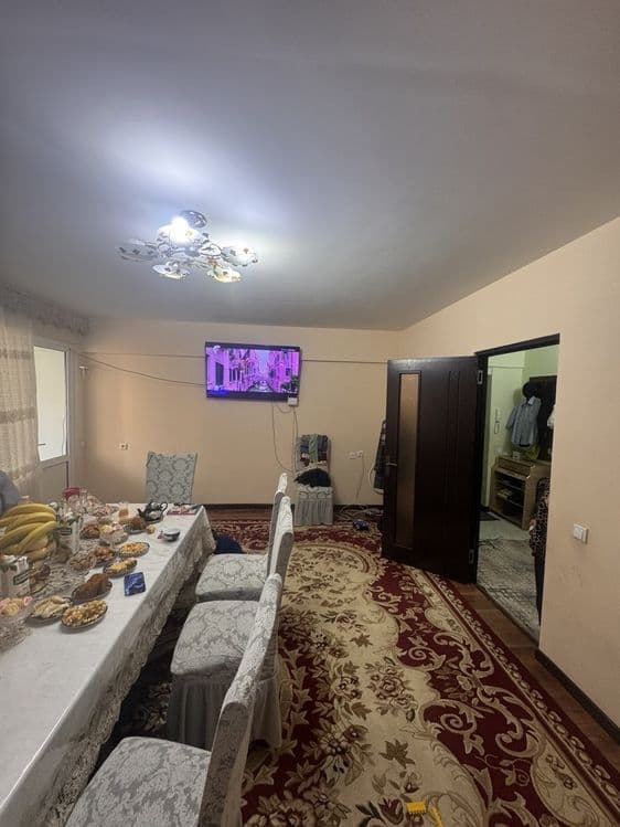 Продается квартира 
улица Уч-Лола. 2/4/7
Общая площадь 70 кв.м
Балк — 2