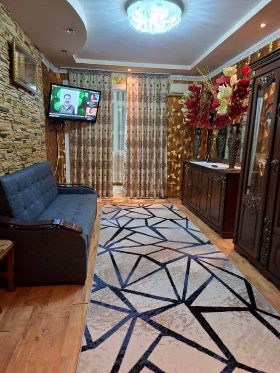 Продаётся квартира ТТЗ 2 3 комнатная 1 этаж 80 кв.м срочно,раздельная — 1