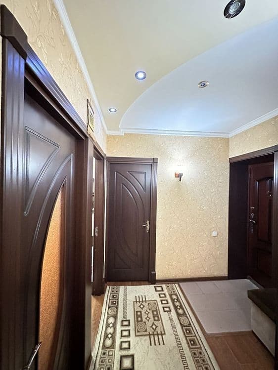 4 комнатная квартира 1 этаж , — 1