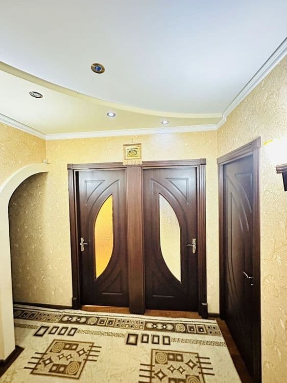 4 комнатная квартира 1 этаж , — 2