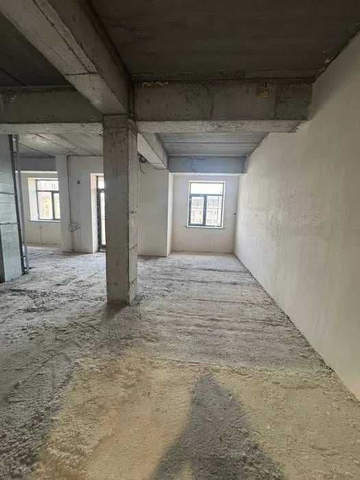 Продаётся просторная квартира в новостройке на Паркенте 73,6 м²; — 2