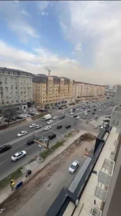 Продаётся просторная квартира в новостройке на Паркенте 73,6 м²; — 3