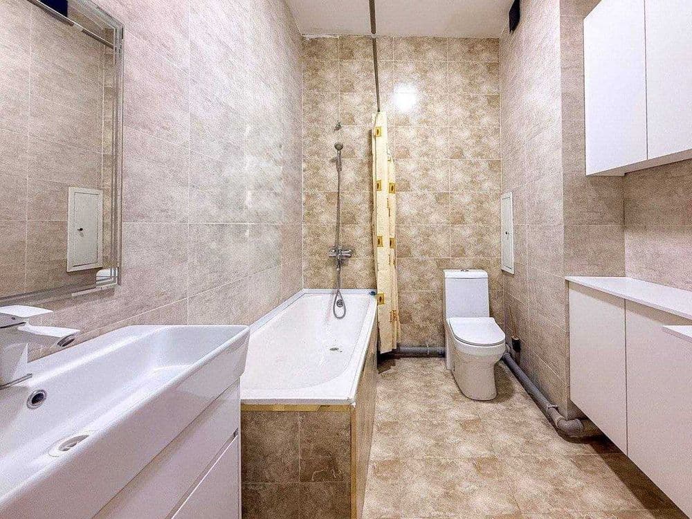Продается 3-х ком. квартира. Карасу-5. Голден Хаус, — 3