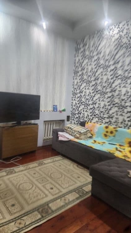 Чиланзар 2 квартал Высокопотолочка 3/4/4. Балкон 2*7 — 1