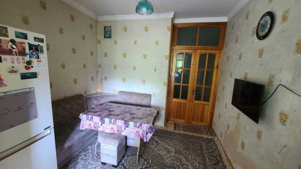 Продаётся 4/4/4 на Карасу-2 Среднее состояние Удвоенный зал Не торец — 4