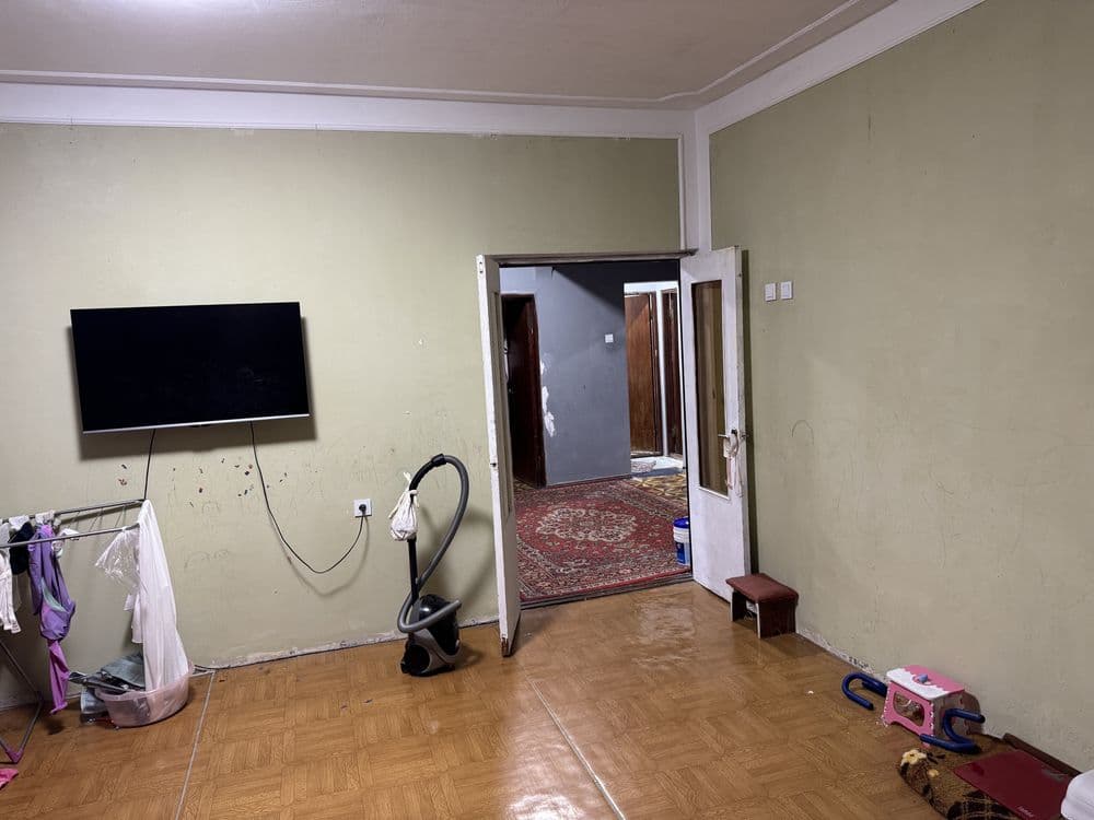 Тузель, оринтир Дока хлеб метро Тузель 5 комнат кв-ра 2 этаж 116м2 — 1