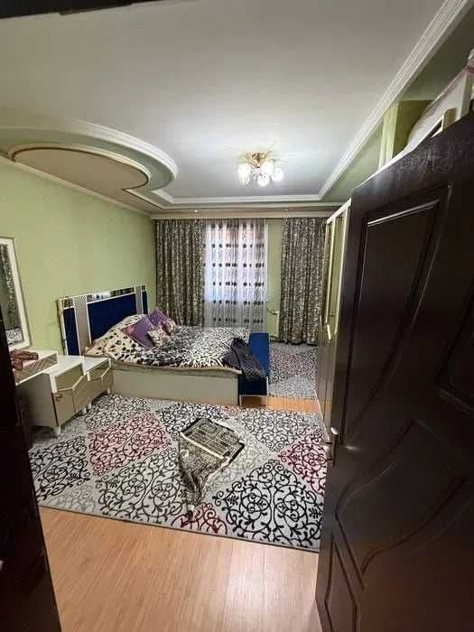 Медгарадок Шифокорлар массив 5 хона — 1