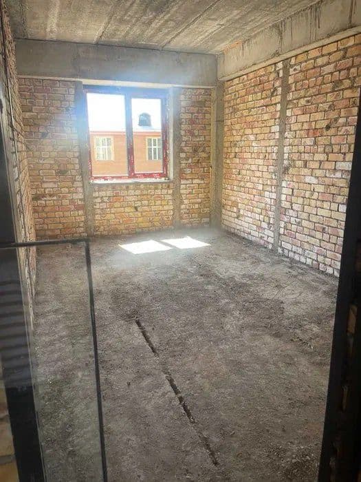 Срочно продается в Мирабатском районе новостройка — 4