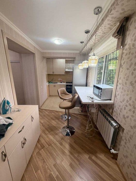 ПРОДАЕТСЯ 2/2/4 на: Ц-1   Ор.р: Street 77 42м2 — 4