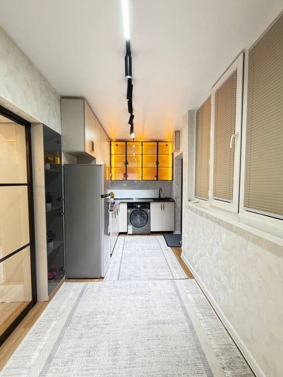 Чиланзар 1 квартал Улица Мукимий Продам 3в4/1/4 кирпич Балкон 2/6 — 2