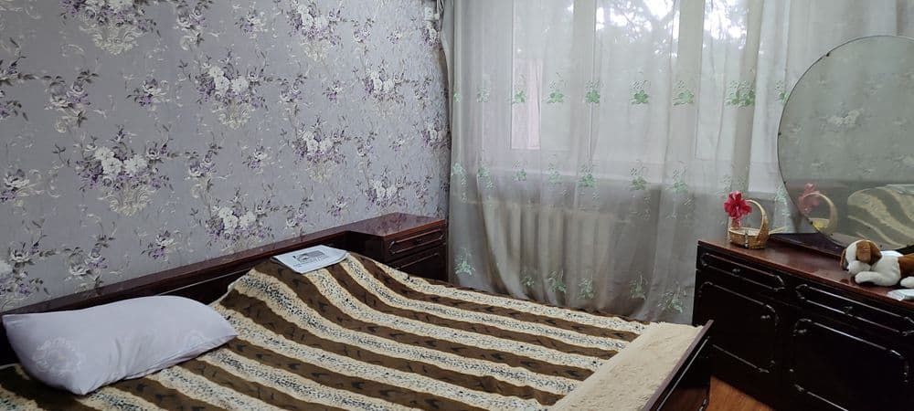 Метро БИЙ, 3 комнатная кирпич балкон 2*6  78 м.кв парковка — 4