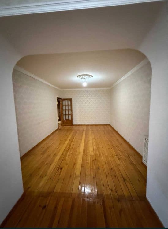 Продается 3х комнатная квартира,массив Эльбек,первушка,83м2 — 2