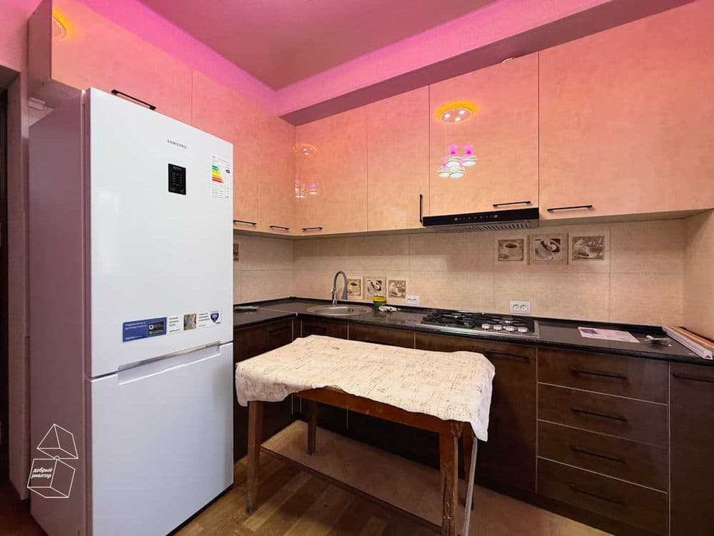(Добрый) Grand Mir Hotel, 57 м², 2/3/3, Квартира с новым ремонтом — 2