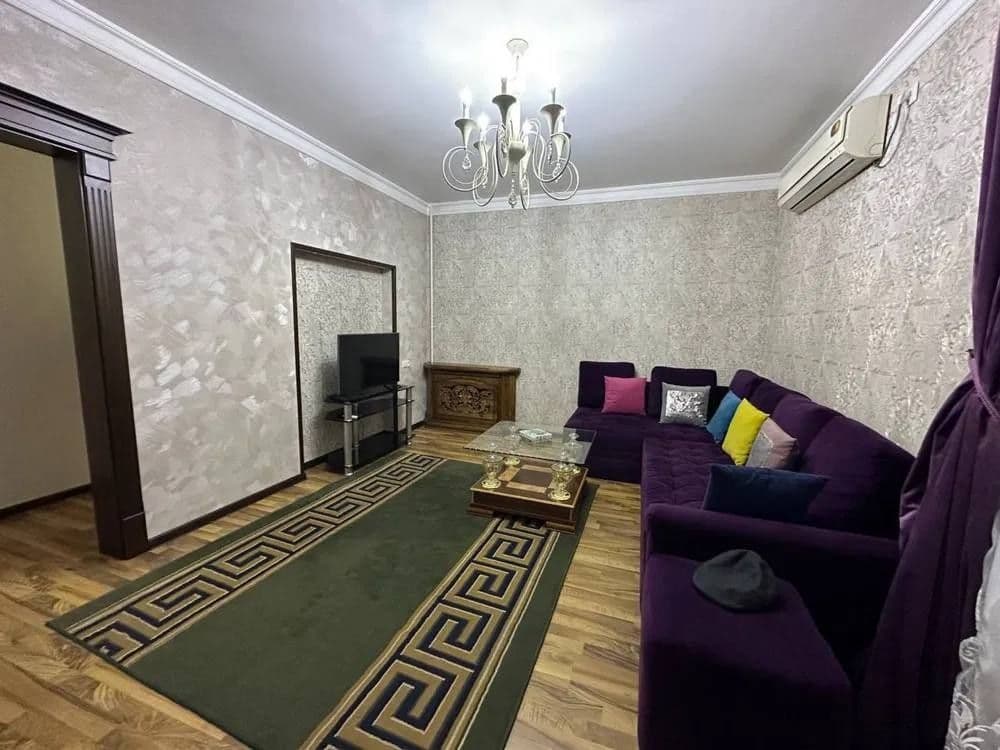 Госпиталка квартира 2в3 на 4 этаже улучшенка 2 балкона 328 школа — 1