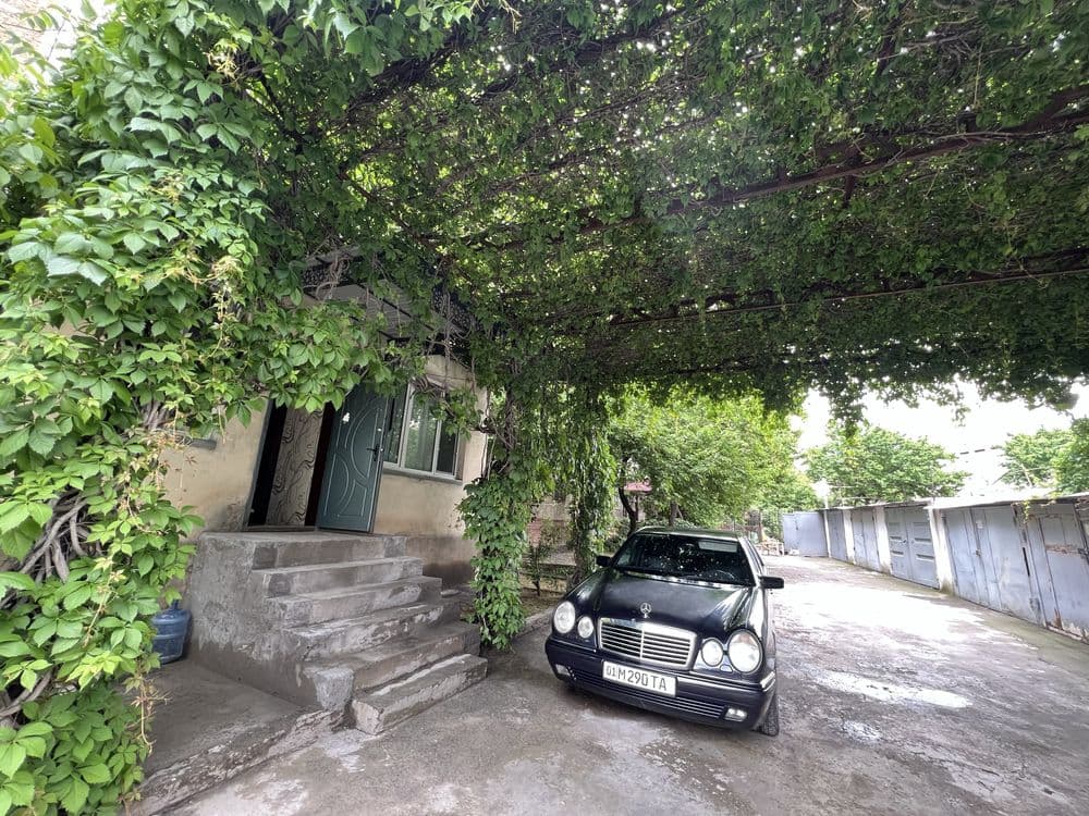 Продам свою 4х комнатную + большой холл квартиру — 1