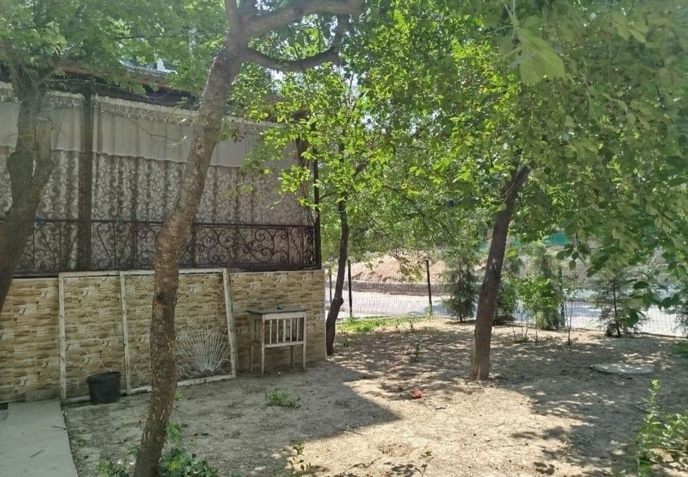 Продаётся 4 комнатная на первом этаже Юнусабад 15 квл — 3