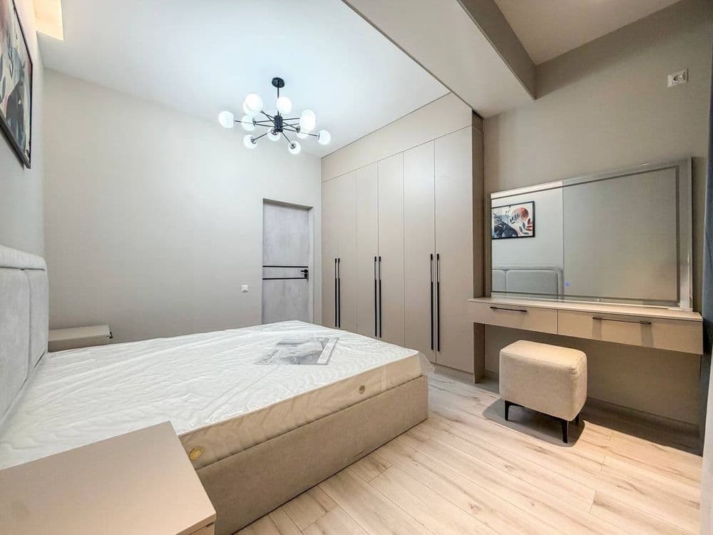 Продам квартиру Буюк ипак йули 3/2/4 70м2 балкон 2х6 — 1