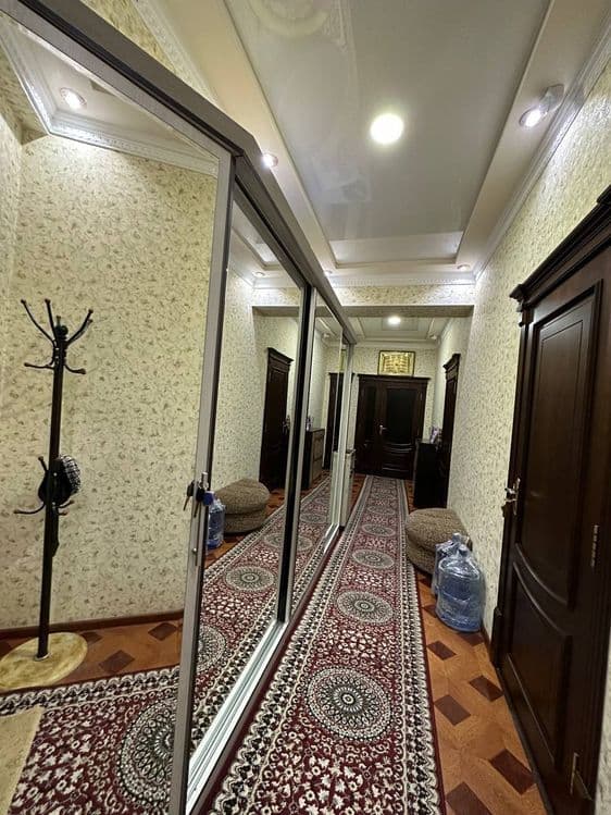 Продается 4 комнатная квартира в Яшнабадском районе. — 2