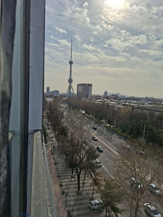 ЖК "Amir Temur" Remontsiz 130 m² 7-etaj 12- etajli bino SROCHNO — 2